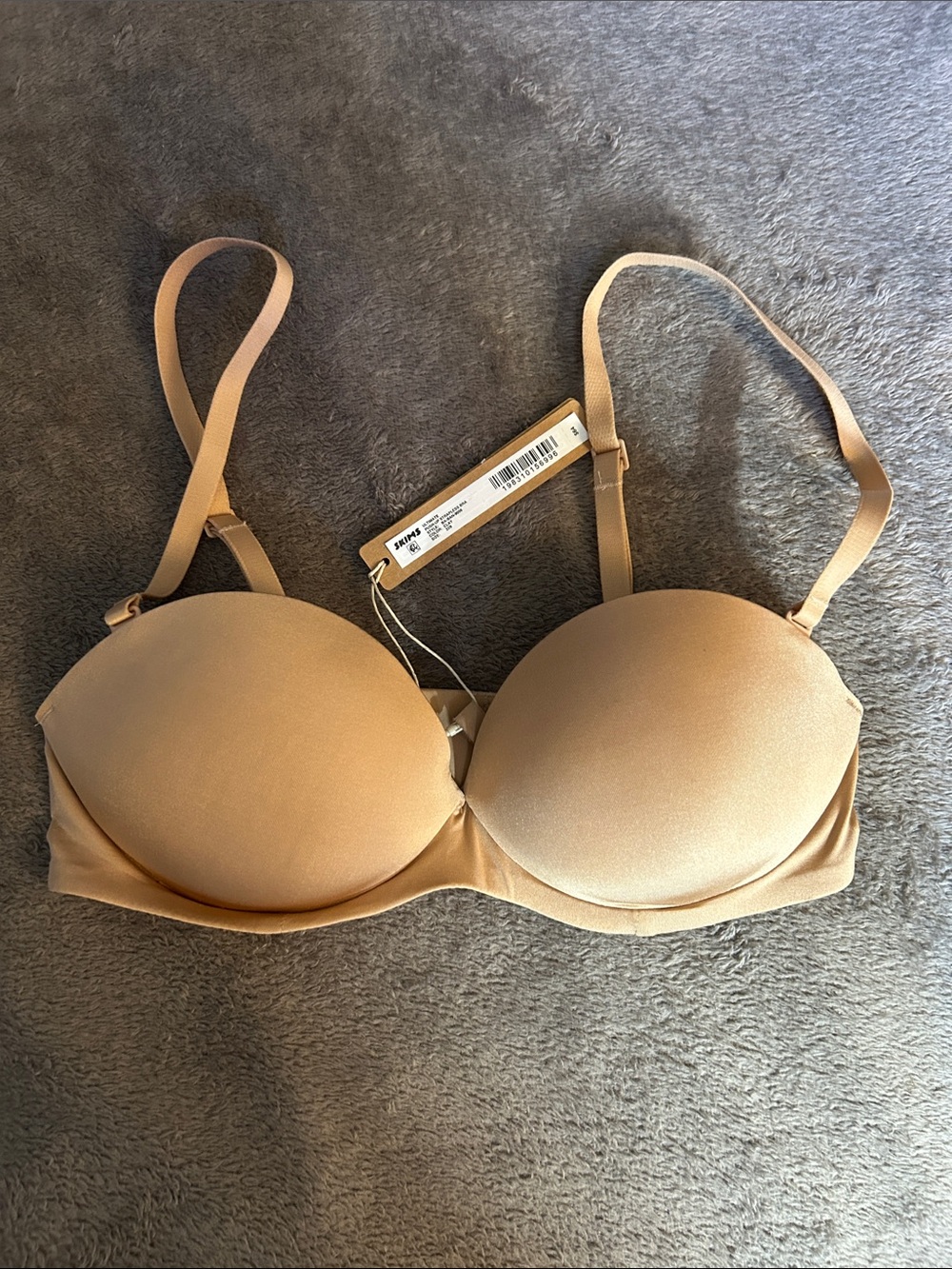 SKIMS ULTIMATE: Push-Up Strapless Bra (32B)